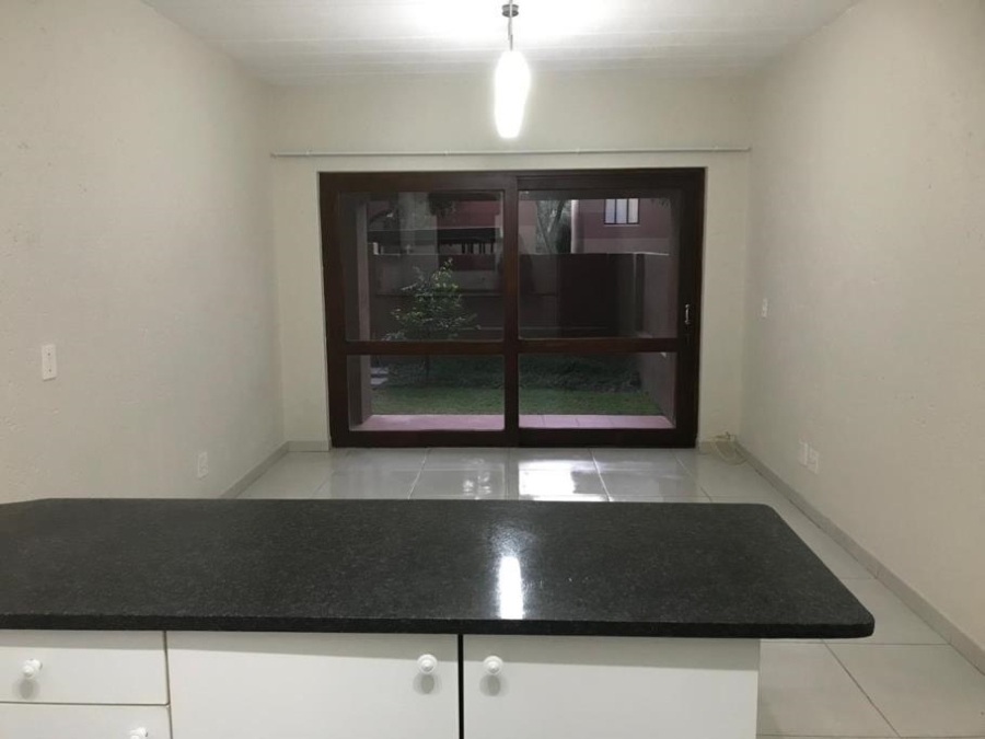 To Let 1 Bedroom Property for Rent in Magaliessig Gauteng