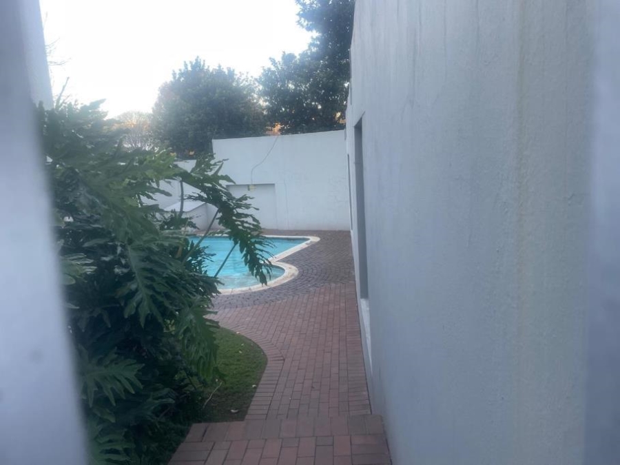 To Let 2 Bedroom Property for Rent in Illovo Gauteng