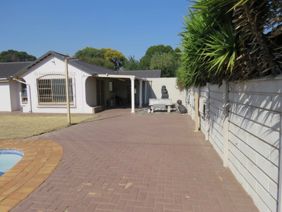 3 Bedroom Property for Sale in Mayberry Park Gauteng