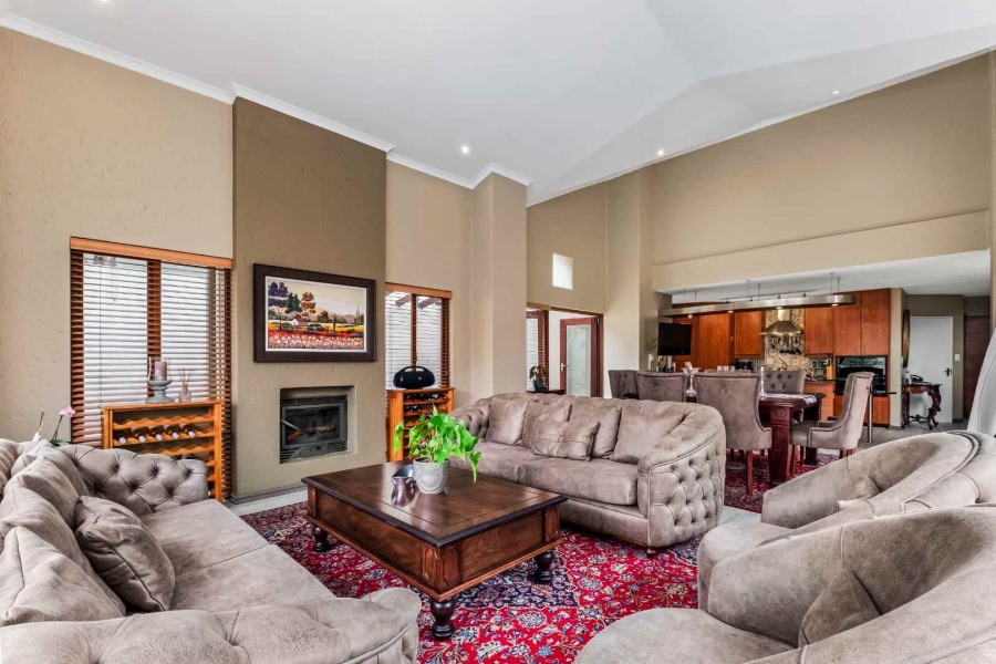 4 Bedroom Property for Sale in Lonehill Gauteng