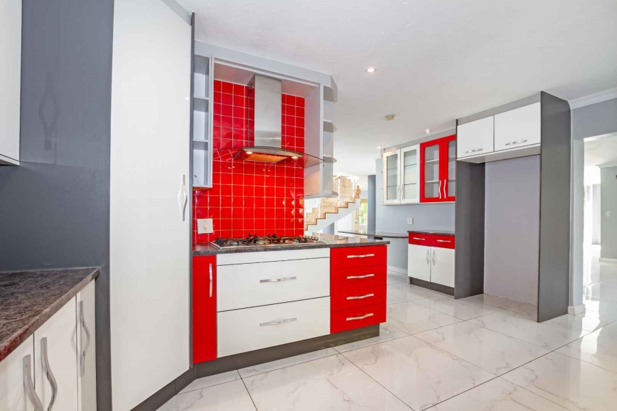 To Let 4 Bedroom Property for Rent in Dainfern Golf Estate Gauteng