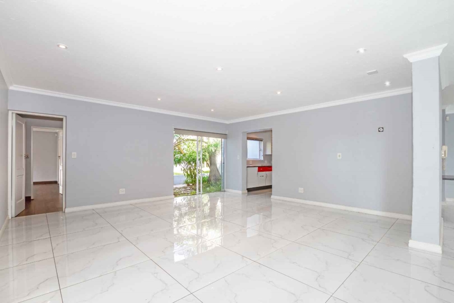 To Let 4 Bedroom Property for Rent in Dainfern Golf Estate Gauteng
