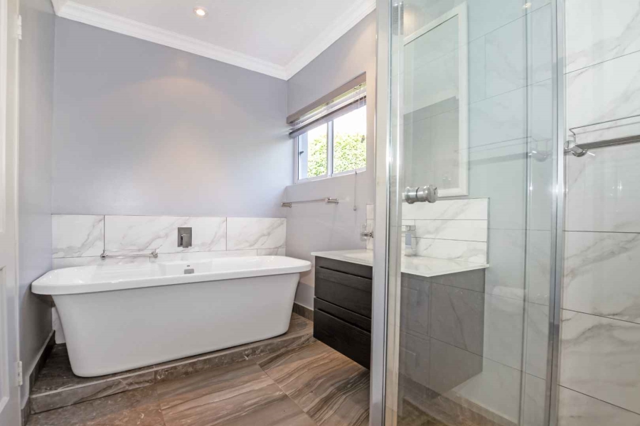 To Let 4 Bedroom Property for Rent in Dainfern Golf Estate Gauteng