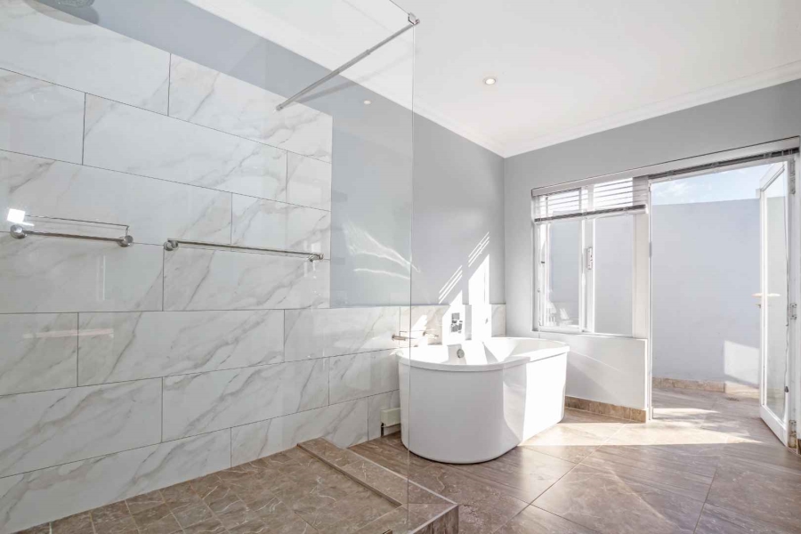 To Let 4 Bedroom Property for Rent in Dainfern Golf Estate Gauteng
