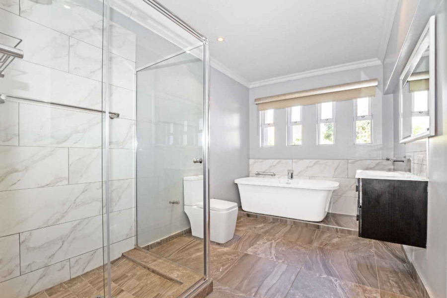 To Let 4 Bedroom Property for Rent in Dainfern Golf Estate Gauteng