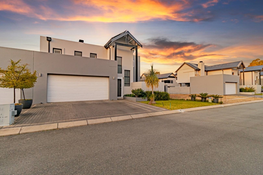 4 Bedroom Property for Sale in Broadacres Gauteng