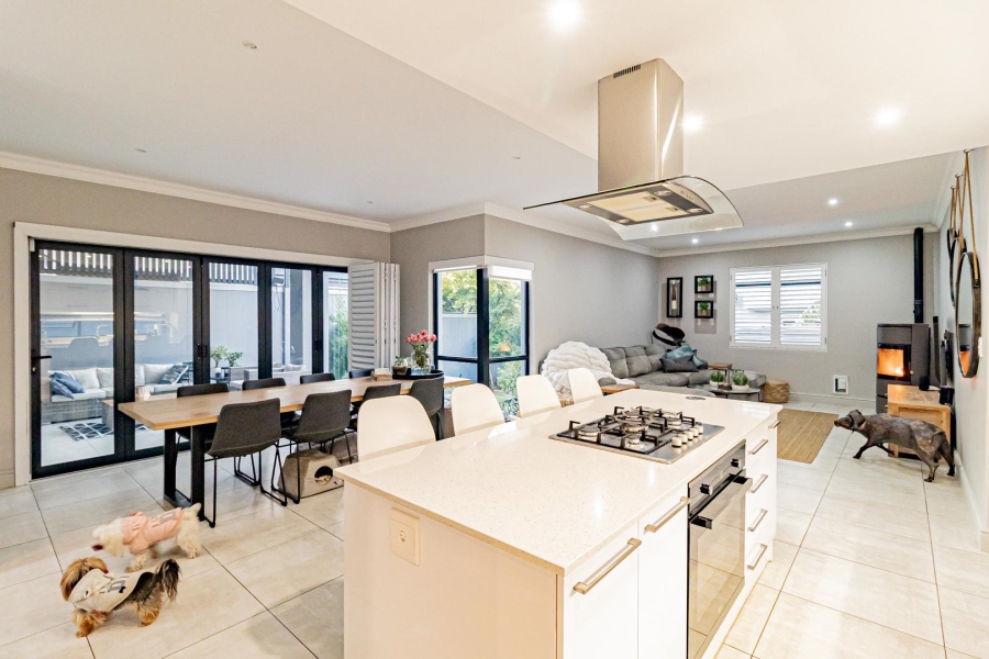 4 Bedroom Property for Sale in Broadacres Gauteng