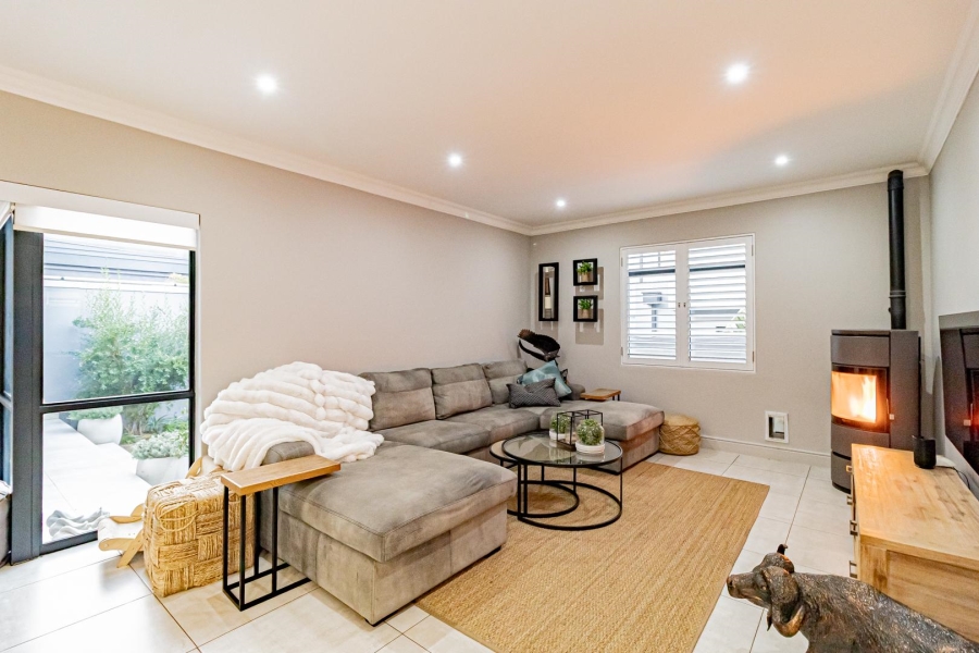 4 Bedroom Property for Sale in Broadacres Gauteng
