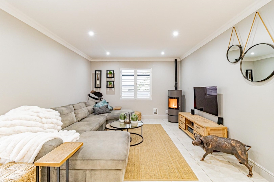 4 Bedroom Property for Sale in Broadacres Gauteng