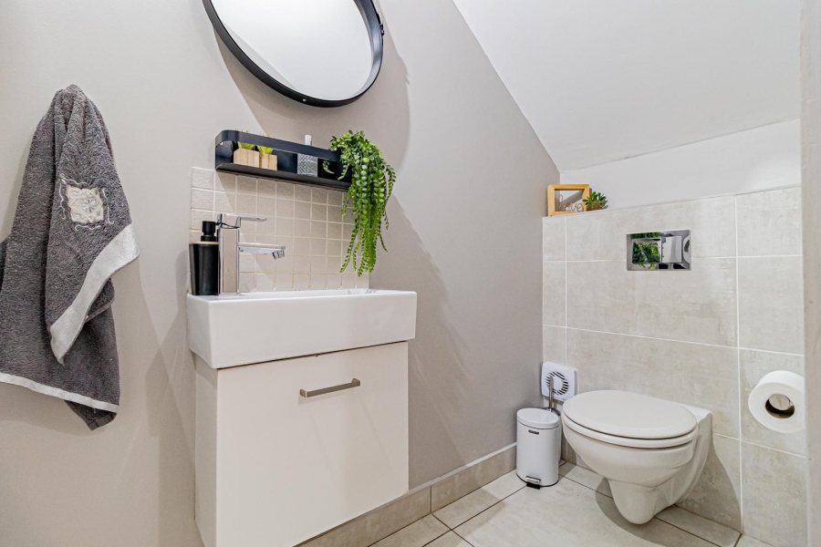 4 Bedroom Property for Sale in Broadacres Gauteng