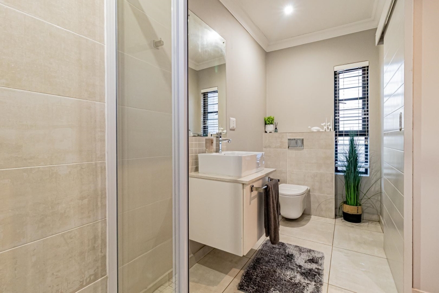 4 Bedroom Property for Sale in Broadacres Gauteng