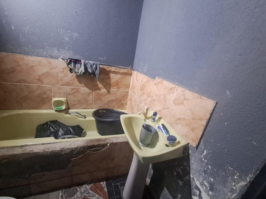 1 Bedroom Property for Sale in Kaalfontein Gauteng