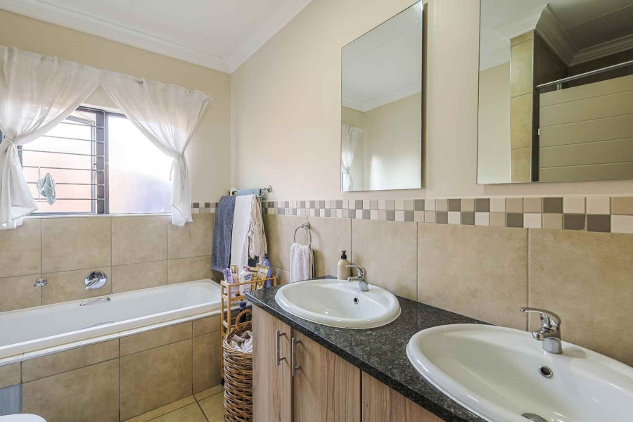 3 Bedroom Property for Sale in Equestria Gauteng