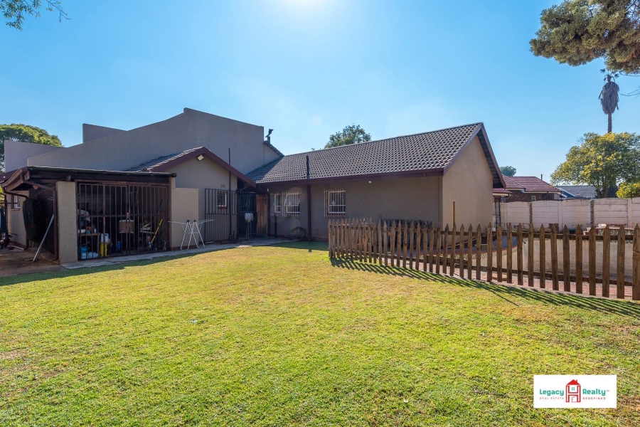 3 Bedroom Property for Sale in Klippoortje Gauteng