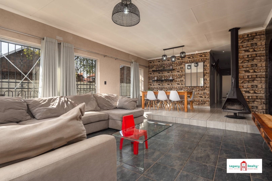 3 Bedroom Property for Sale in Klippoortje Gauteng