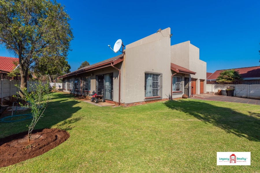 3 Bedroom Property for Sale in Klippoortje Gauteng