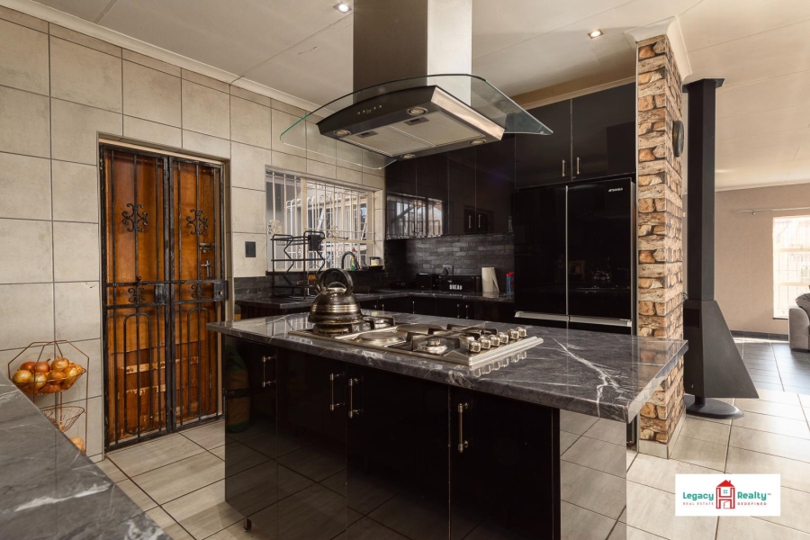3 Bedroom Property for Sale in Klippoortje Gauteng
