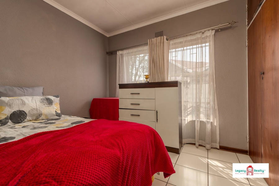 3 Bedroom Property for Sale in Klippoortje Gauteng