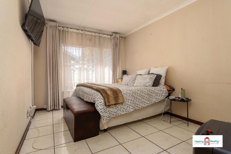 3 Bedroom Property for Sale in Klippoortje Gauteng
