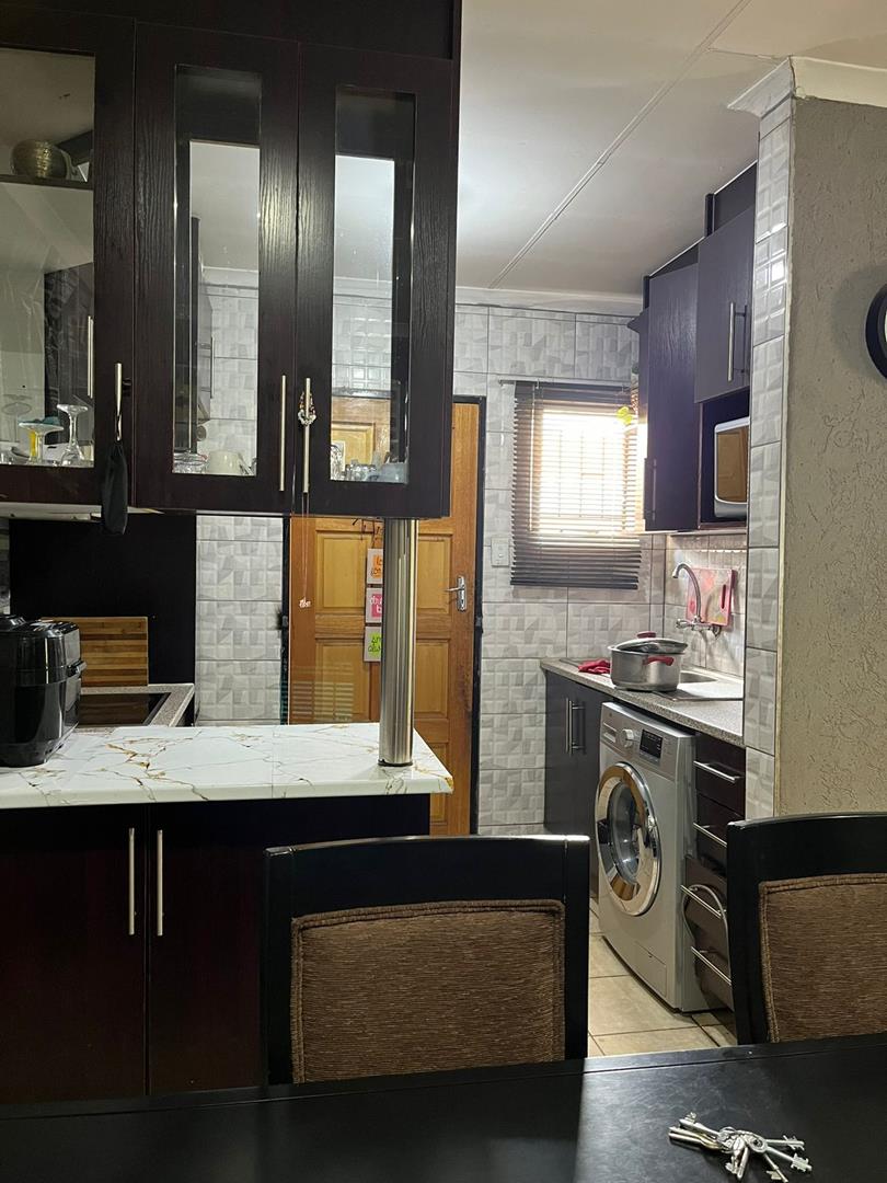 4 Bedroom Property for Sale in Protea Glen Gauteng