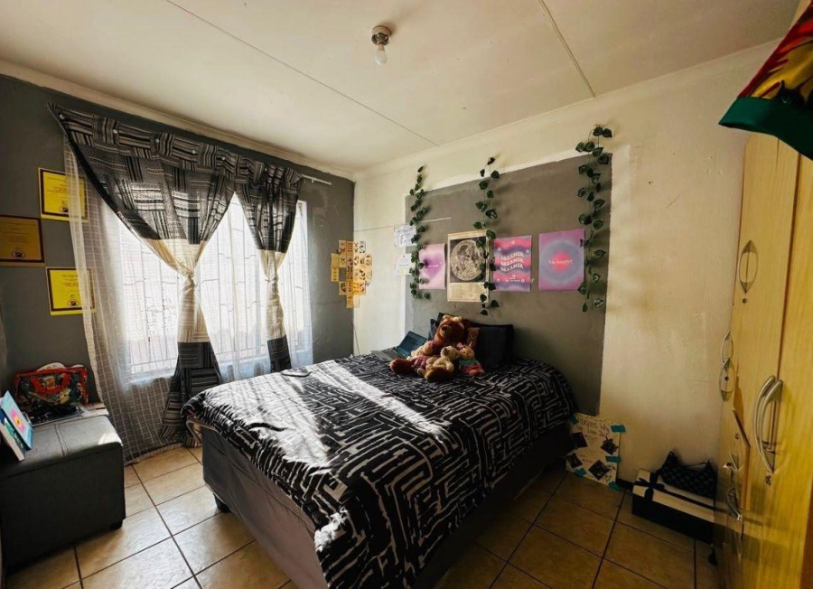4 Bedroom Property for Sale in Protea Glen Gauteng
