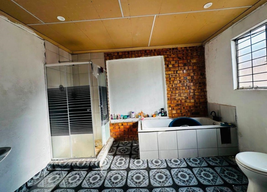4 Bedroom Property for Sale in Protea Glen Gauteng