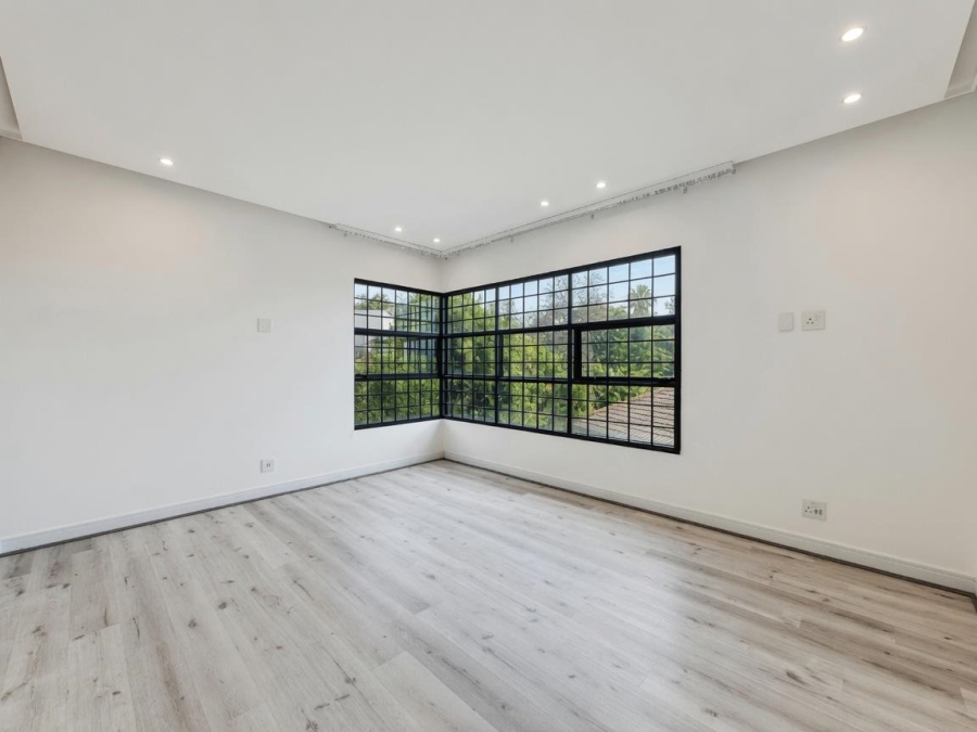 5 Bedroom Property for Sale in Bryanston Gauteng