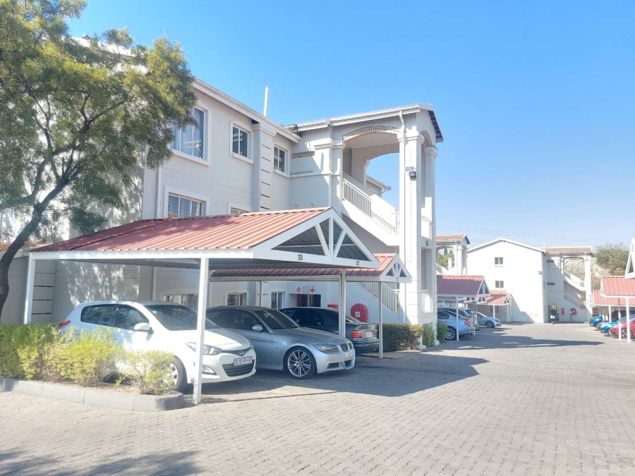 To Let 2 Bedroom Property for Rent in Sonneglans Gauteng