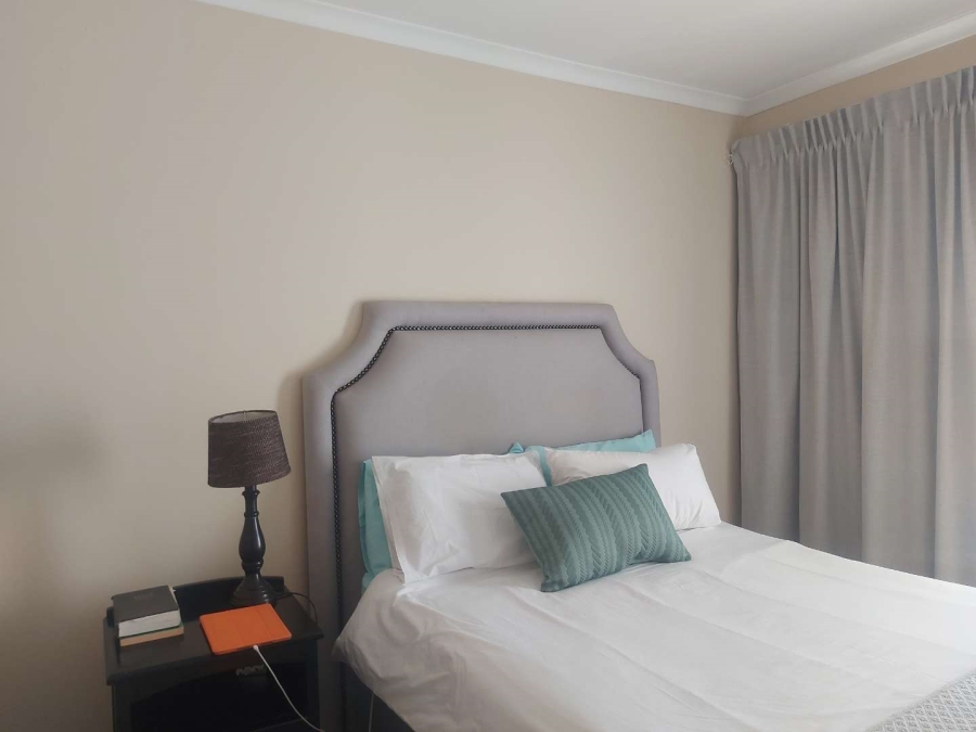 To Let 2 Bedroom Property for Rent in Sonneglans Gauteng
