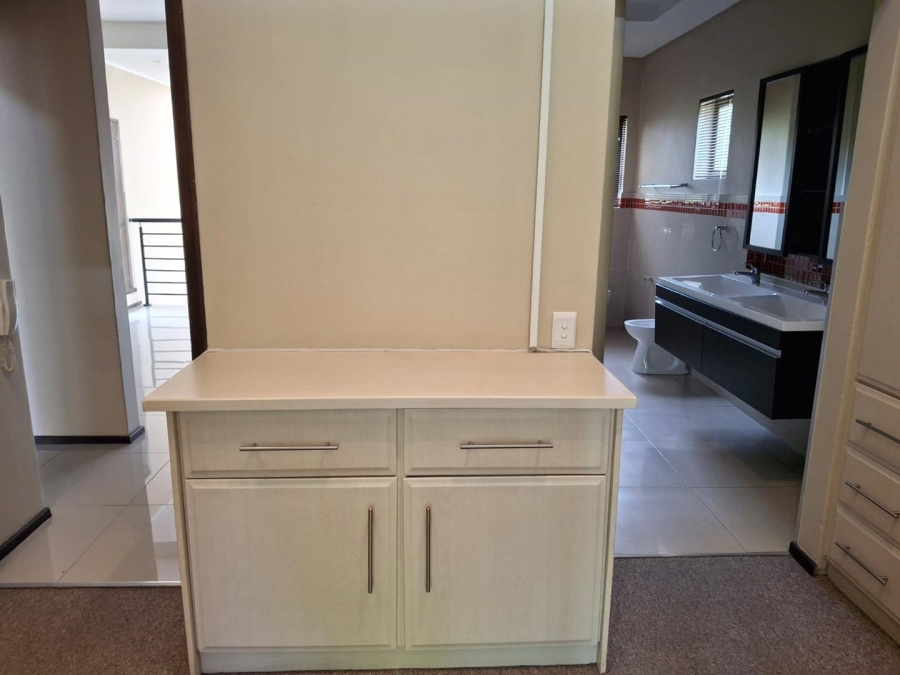 To Let 2 Bedroom Property for Rent in Melrose Gauteng