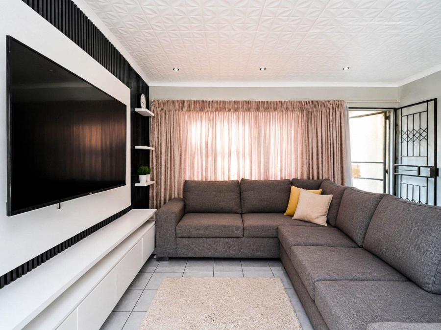 3 Bedroom Property for Sale in Country View Gauteng