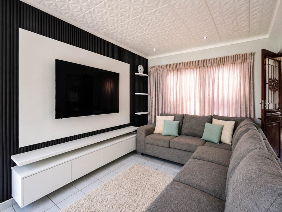 3 Bedroom Property for Sale in Country View Gauteng