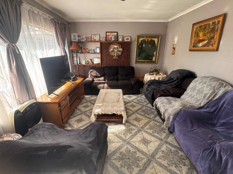 3 Bedroom Property for Sale in Brackendowns Gauteng