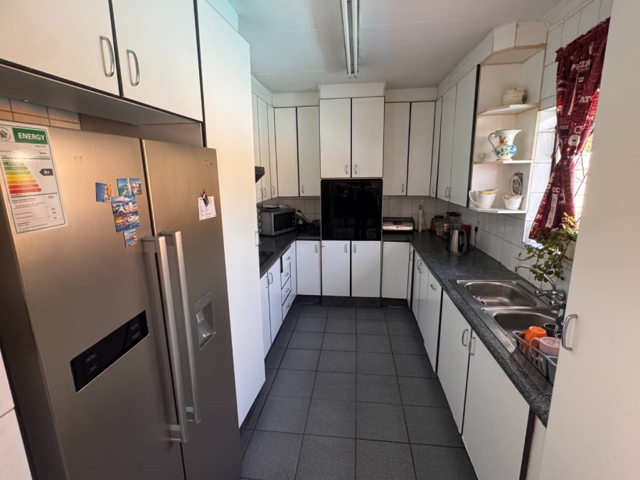 3 Bedroom Property for Sale in Brackendowns Gauteng