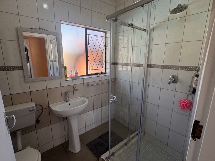 3 Bedroom Property for Sale in Brackendowns Gauteng