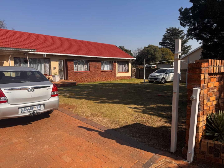 3 Bedroom Property for Sale in Brackendowns Gauteng