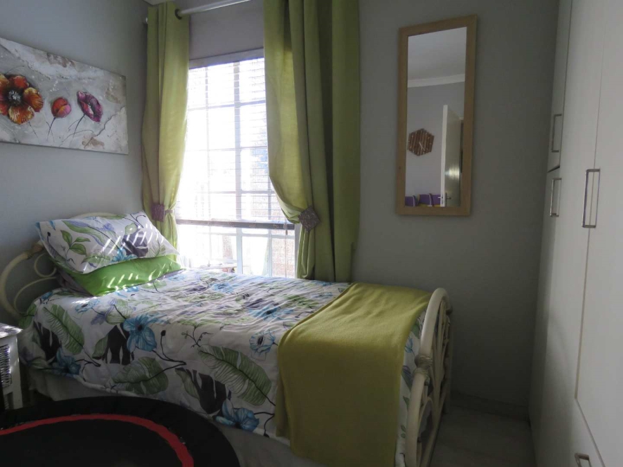 2 Bedroom Property for Sale in Albertsdal Gauteng
