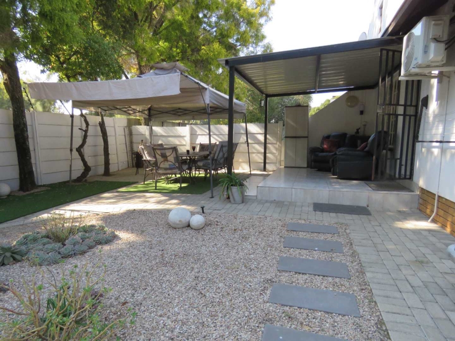 2 Bedroom Property for Sale in Albertsdal Gauteng