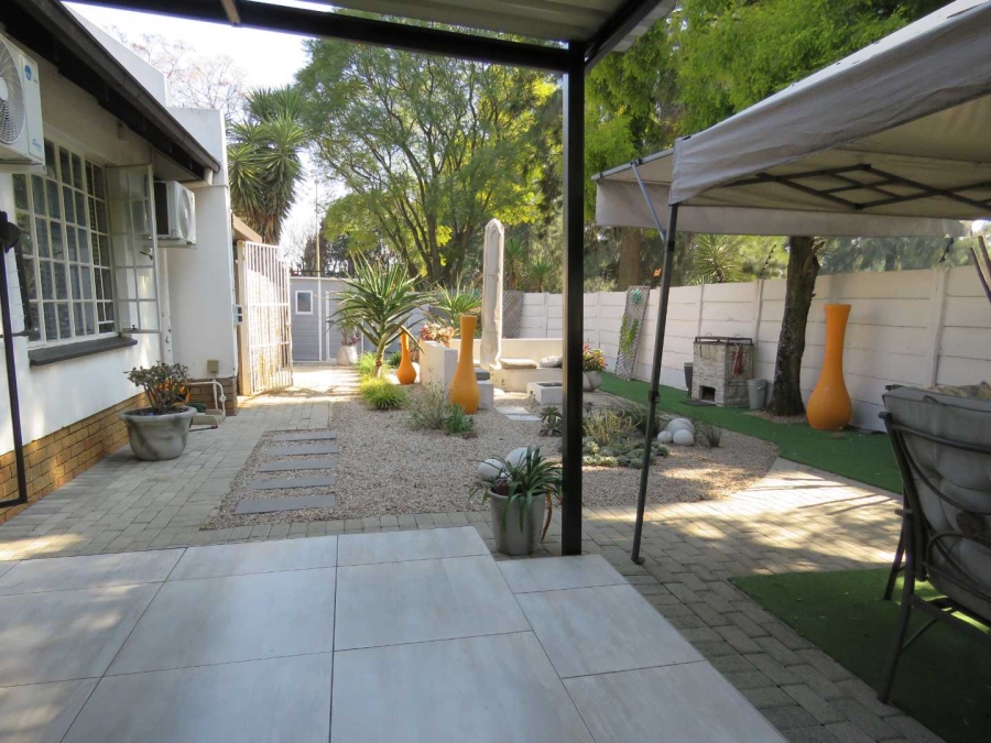 2 Bedroom Property for Sale in Albertsdal Gauteng