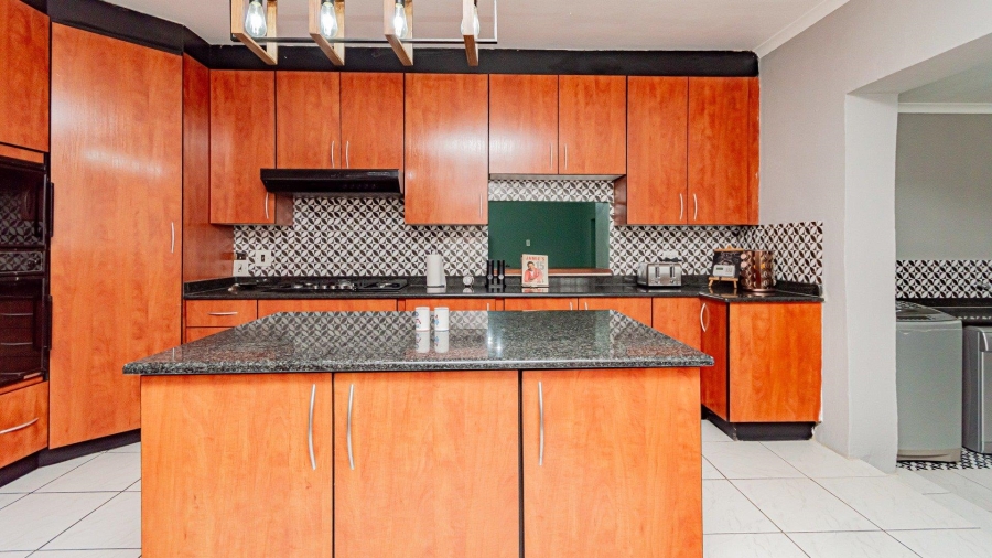 3 Bedroom Property for Sale in Brackenhurst Gauteng