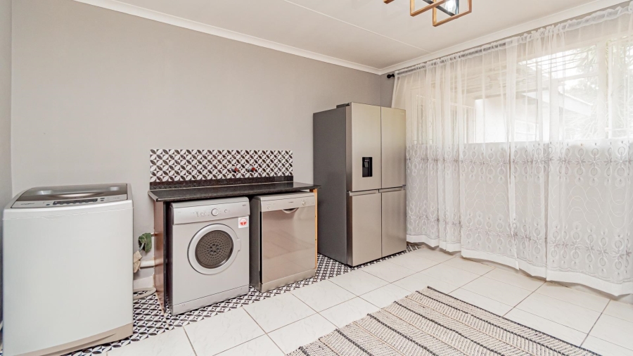 3 Bedroom Property for Sale in Brackenhurst Gauteng