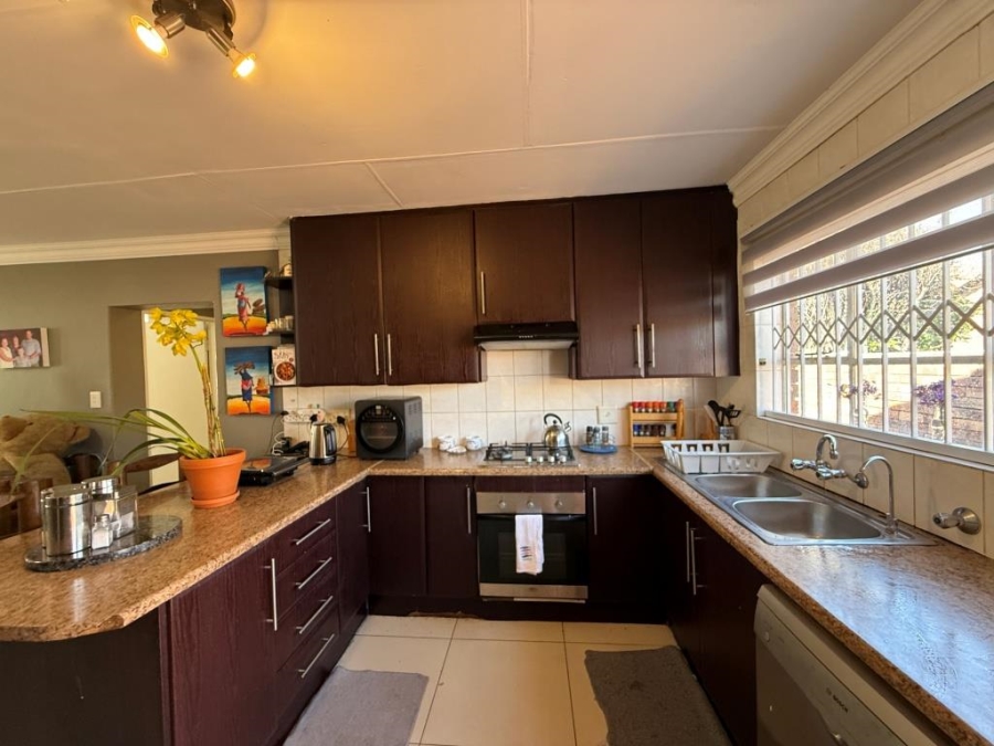 3 Bedroom Property for Sale in Strubensvallei Gauteng