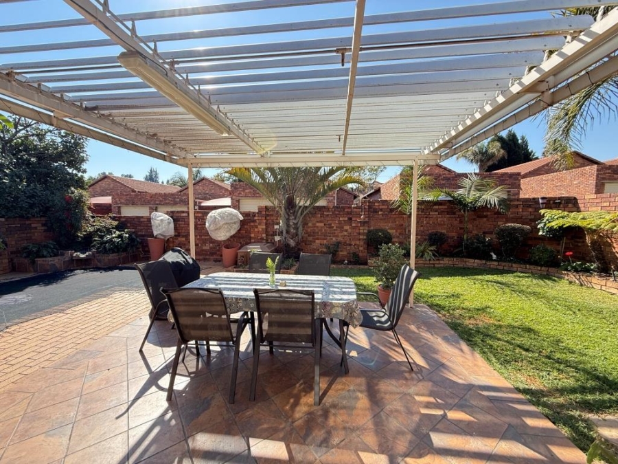 3 Bedroom Property for Sale in Strubensvallei Gauteng