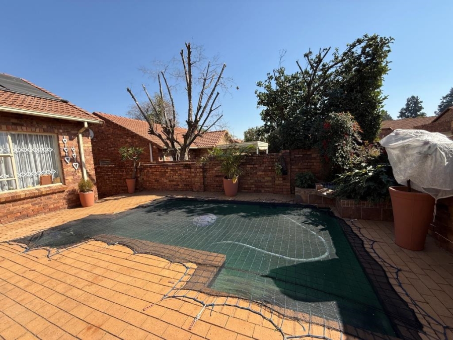 3 Bedroom Property for Sale in Strubensvallei Gauteng