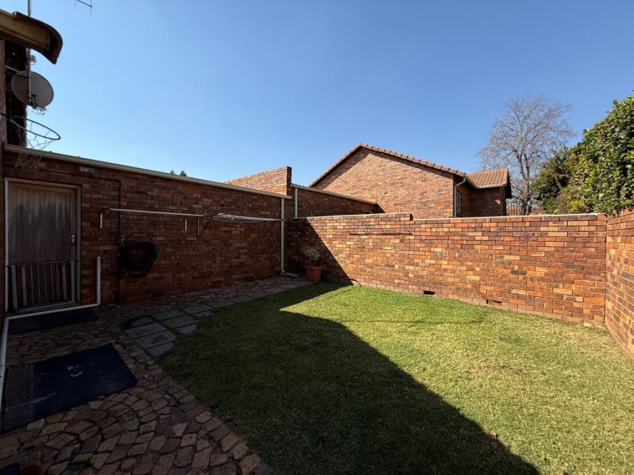 3 Bedroom Property for Sale in Strubensvallei Gauteng