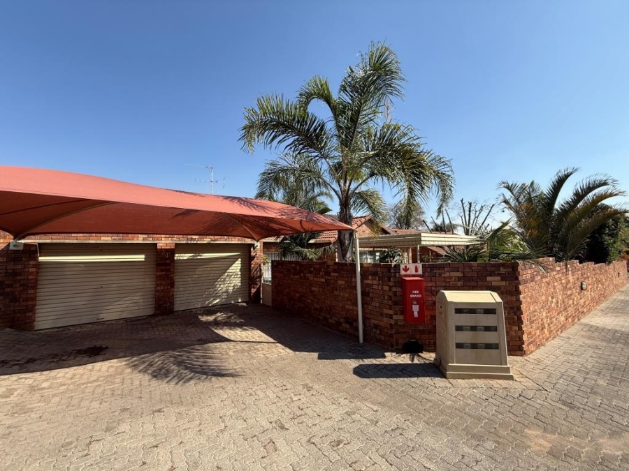 3 Bedroom Property for Sale in Strubensvallei Gauteng