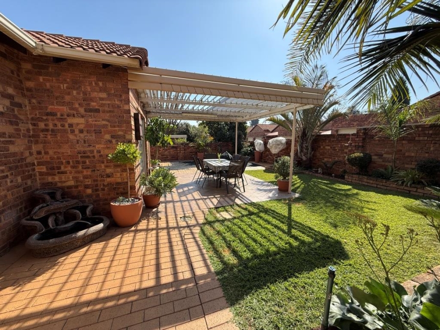 3 Bedroom Property for Sale in Strubensvallei Gauteng