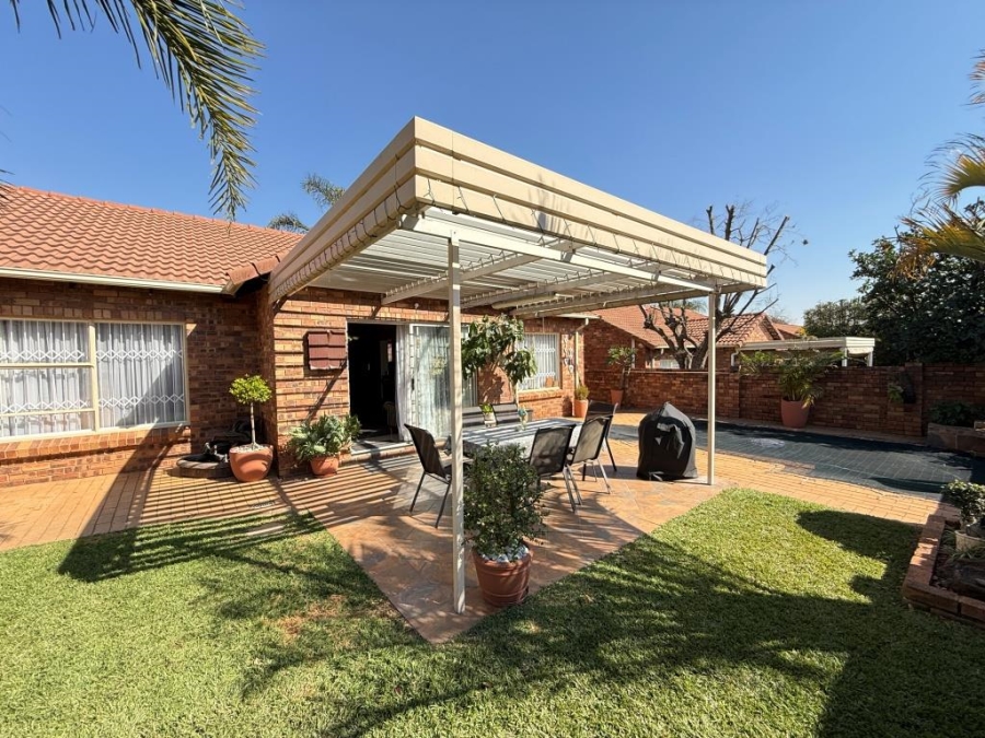 3 Bedroom Property for Sale in Strubensvallei Gauteng