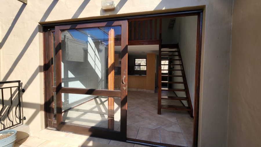 To Let 1 Bedroom Property for Rent in Lonehill Gauteng