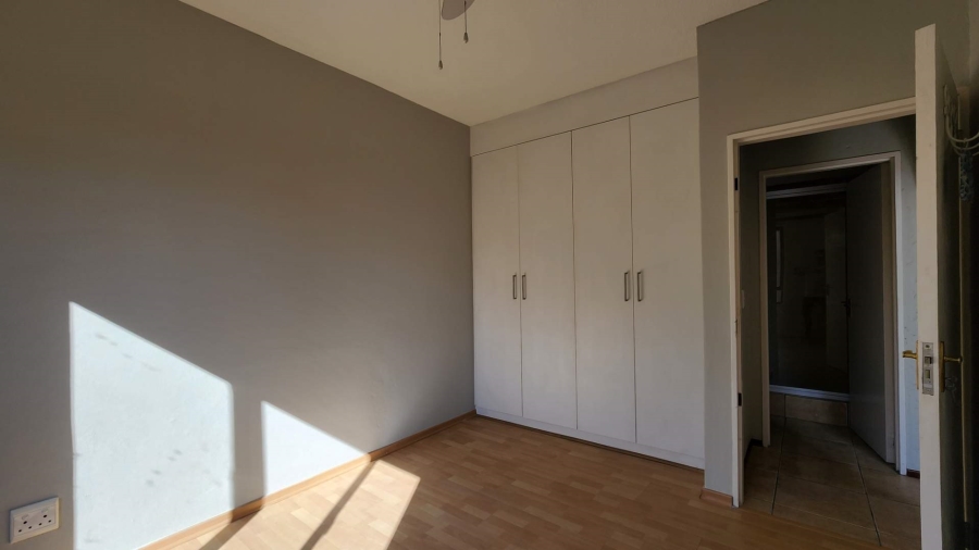 To Let 1 Bedroom Property for Rent in Lonehill Gauteng